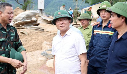 Phó Thủ tướng yêu cầu khôi phục nhanh giao thông, điện, nước, y tế tại vùng lũ Sơn La