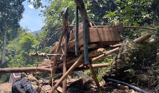 Bắt giữ 5 đối tượng đang khai thác vàng trái phép tại Tuyên Quang