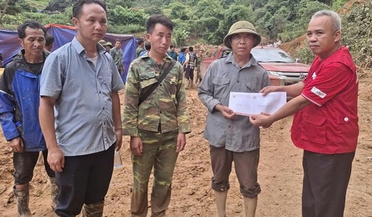 Gần 665 triệu đồng cứu trợ khẩn cấp người dân tại Điện Biên và Sơn La bị ảnh hưởng bởi lũ ống, lũ quét