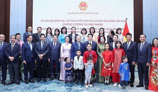 Chủ tịch nước gặp mặt cán bộ Đại sứ quán và cộng đồng người Việt Nam tại Ai Cập