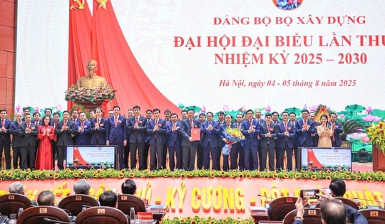 Thủ tướng đặt mục tiêu cho Bộ Xây dựng về đường cao tốc, nhà ở xã hội và sân bay Long Thành trong nhiệm kỳ mới