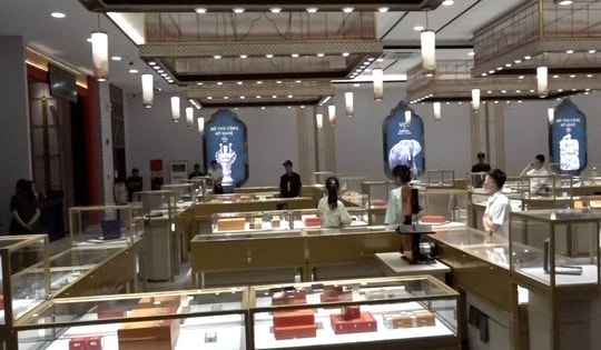 Cơ sở kinh doanh lớn ở Khánh Hòa do người nước ngoài điều hành nghi bán ngà voi, sừng tê giác