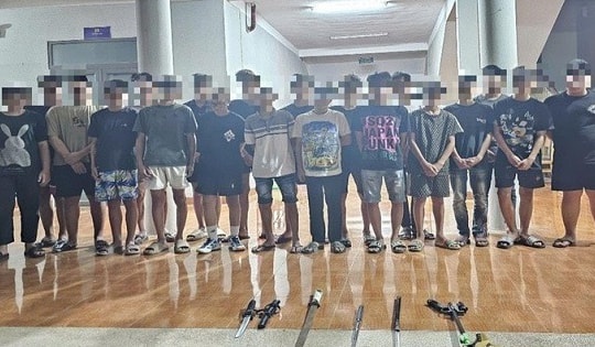 22 học sinh đem theo hung khí, lạng lách, đuổi đánh nhau gây náo loạn đường phố