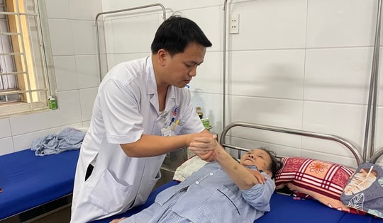 'Xây' lại cuộc sống cho người bệnh nặng bằng y học cổ truyền kết hợp y học hiện đại