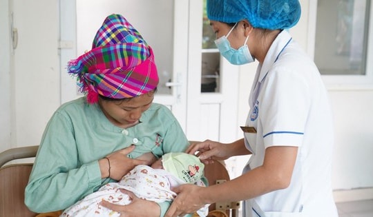 Nâng cao hiệu quả truyền thông khoa học về nuôi con hoàn toàn bằng sữa mẹ tại cộng đồng dân tộc thiểu số