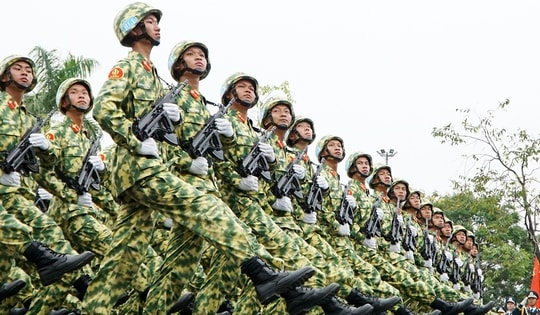 Hừng hực khí thế rèn luyện, sẵn sàng cho lễ diễu binh, diễu hành lịch sử