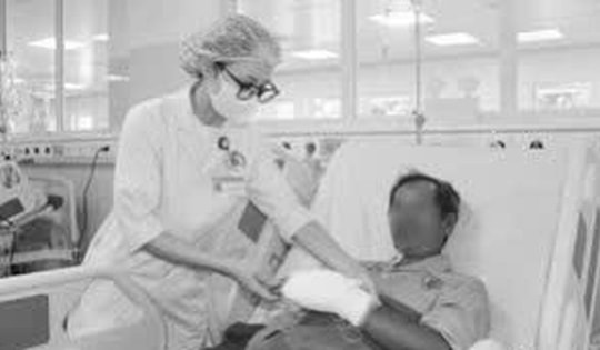 Từ vết cứa mảnh tôn, người đàn ông bị viêm mô tế bào hoại tử