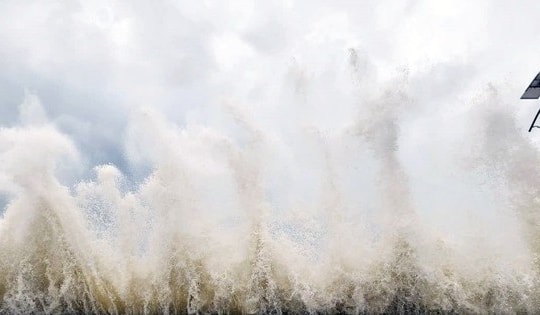 Áp thấp nhiệt đới trên Biển Đông có mạnh lên thành bão?