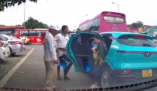 Luật sư phân tích vụ nhóm người chặn taxi, đuổi phụ nữ bế con khỏi xe ở Thái Nguyên