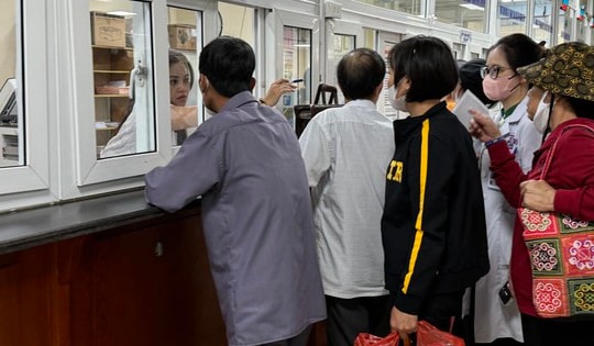 Trường hợp nào được BHXH thanh toán trực tiếp chi phí khám chữa bệnh BHYT với người bệnh?