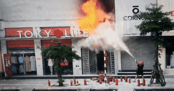 Cháy lớn tại chung cư trên phố Phạm Ngọc Thạch, Hà Nội