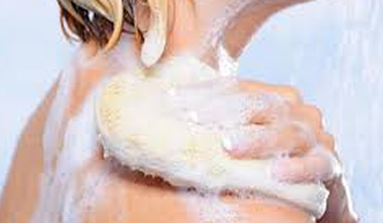 Bộ Y tế yêu cầu thu hồi, tiêu huỷ sản phẩm sữa dưỡng da kích trắng trên toàn quốc