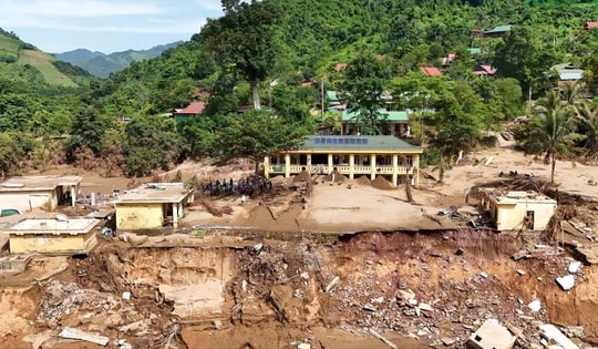 Trường học xã biên giới Nghệ An gượng dậy sau lũ lịch sử