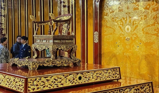 Bảo vật quốc gia ngai vua triều Nguyễn bị phá hoại sẽ được phục chế ra sao?