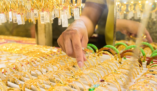 Giá vàng hôm nay ngày 11/8 đồng loạt giảm mạnh