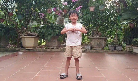 Đang chơi một mình tại sân nhà, bé trai 5 tuổi mất tích một cách bí ẩn