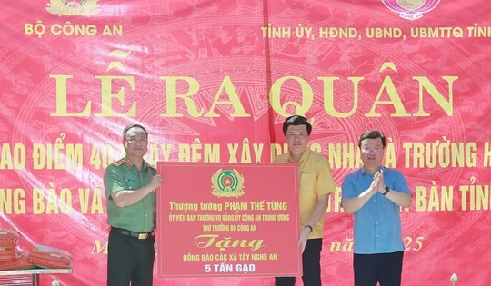 Cao điểm 40 ngày đêm dựng 500 căn nhà, trường học cho vùng lũ Nghệ An