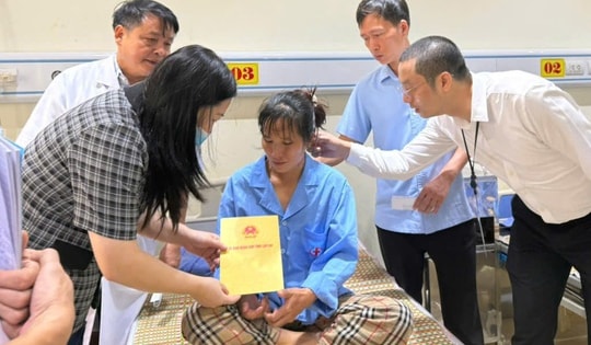 Tỉnh ủy Lào Cai yêu cầu kỷ luật Đảng, xử lý nghiêm Phó Bí thư xã uống rượu lái xe khiến 12 người thương vong