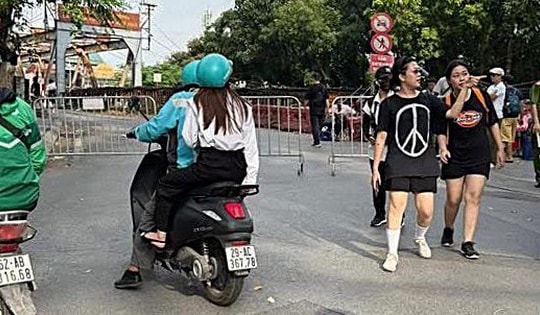 Cầu Long Biên bất ngờ bị cấm giờ cao điểm, các đơn vị nói gì?