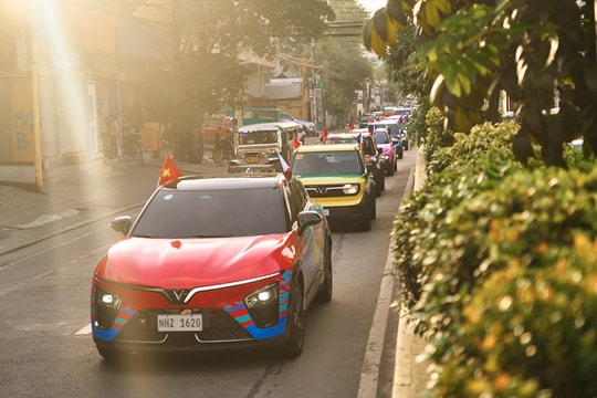 Ngắm hình ảnh lung linh của dàn xe điện VinFast trên đường phố Philippines