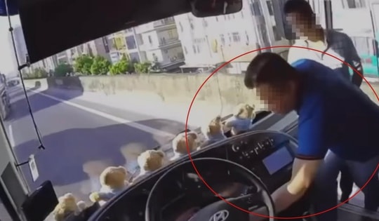 Khởi tố tài xế ô tô rút chìa khóa xe khách trên đường Vành đai 3