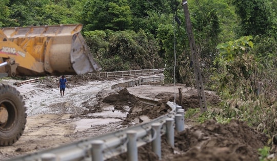 Nghệ An chi 300 tỷ đồng khẩn cấp khắc phục các tuyến đường trọng yếu sau lũ
