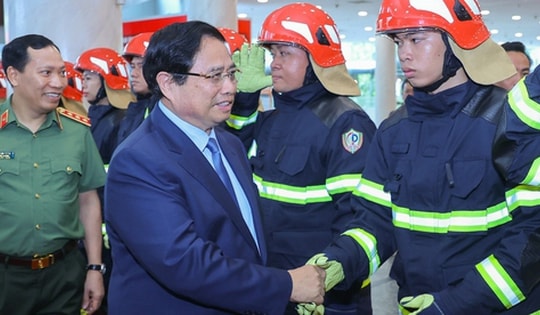 Thủ tướng: Cảnh sát PCCC&CNCH là lực lượng chủ công, nòng cốt trên mặt trận chống 'giặc lửa'
