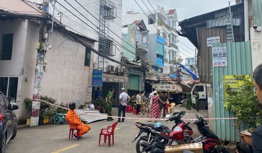 Tiếp tục phong tỏa hiện trường lò ép kính bị nổ tại TPHCM