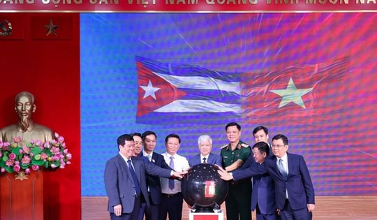 Sau 30 giờ, Chương trình ủng hộ nhân dân Cuba đã đạt 65 tỷ đồng