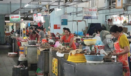 Ngành y tế TP Huế khuyến cáo người dân không 'tẩy chay' thịt lợn