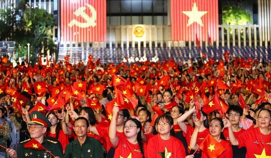 Hà Nội phân luồng giao thông phục vụ chương trình 'Tự hào là người Việt Nam'