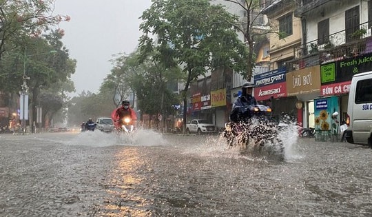 Nguyên nhân gây đợt mưa rất lớn kéo dài nhiều ngày trên cả nước