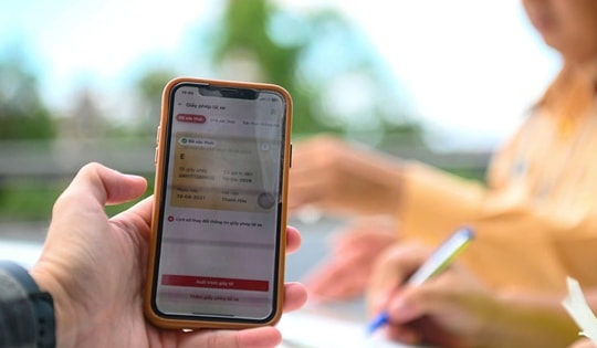 Người dân có thể báo thẳng Cục trưởng Cục CSGT nếu cán bộ CSGT không chấp nhận GPLX điện tử