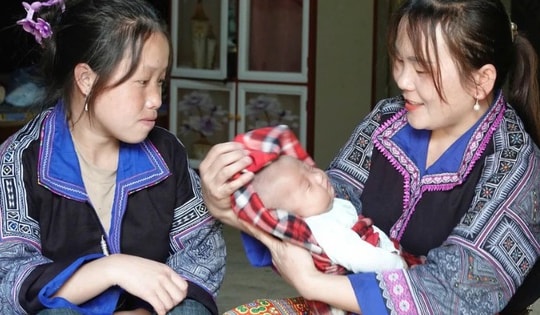 Cô đỡ thôn bản cần được đào tạo nghiệp vụ định kỳ và đãi ngộ tốt hơn