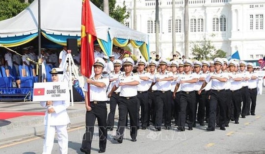 Đoàn Hải quân Nhân dân Việt Nam tham gia diễu binh hữu nghị tại Malaysia