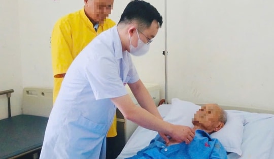 Cụ ông 96 tuổi suýt mất mạng sau khi bị ngã ở nhà