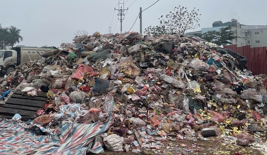 Hà Nội dự kiến tăng giá thu gom rác gấp 7 lần