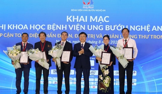 Mỗi ca điều trị thành công là một viên gạch cho tương lai không còn 'án tử'