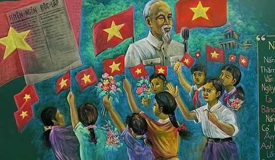 Thầy giáo vẽ tranh mừng ngày Quốc khánh bằng phấn bảng