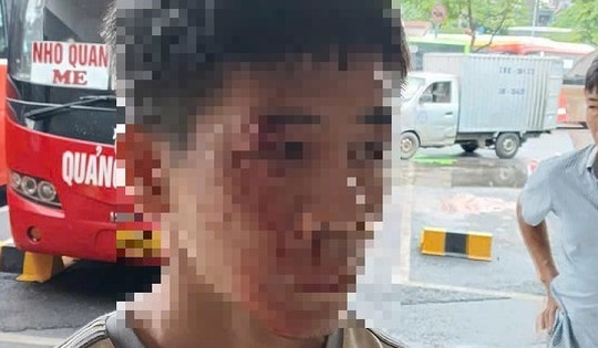 Phụ xe tố bị tài xế nhà xe khác đánh tới tấp tại Bến xe Giáp Bát