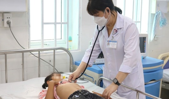 Cứu sống bệnh nhi 8 tuổi bị viêm não do virus Herpes simplex