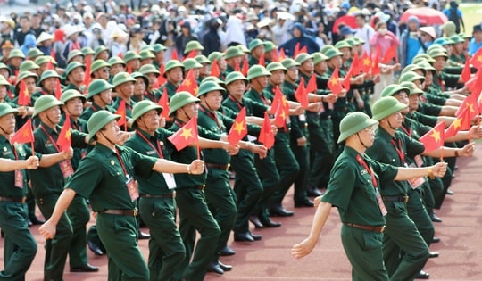 13 khối quần chúng lần đầu hợp luyện chuẩn bị cho Lễ diễu binh, diễu hành sáng 2/9