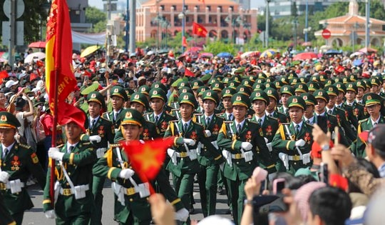 Danh sách và lộ trình các tuyến xe bus, tàu điện giúp người dân đi xem hợp luyện, sơ duyệt, tổng duyệt diễu binh