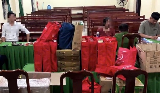 Nam thanh niên mở 7 buổi hội thảo để bán thực phẩm chức năng, cao dán… không rõ nguồn gốc cho người già