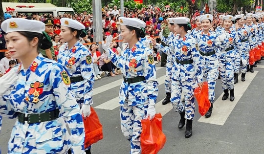 Hình ảnh mới nhất về các khối diễu binh, diễu hành tập kết vào vị trí trước giờ tổng hợp luyện