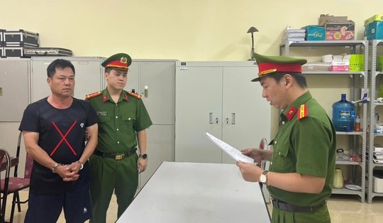 Thợ lái máy xúc 'nổ' quen sếp để lừa xin việc, chiếm đoạt 400 triệu đồng