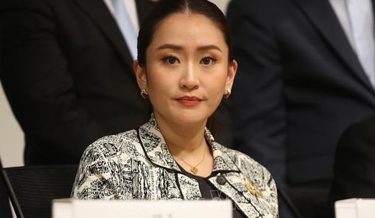 Thủ tướng Thái Lan bị đình chỉ Paetongtarn Shinawatra ra hầu tòa