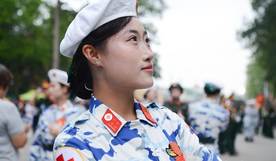 Nữ chiến sĩ A80 rạng rỡ trong buổi tổng hợp luyện đầu tiên