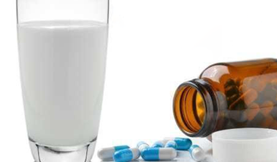 7 loại thuốc không uống cùng với sữa