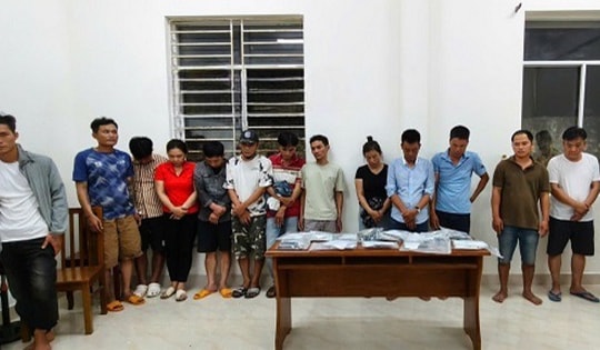 Phá sới bạc ‘khủng’ dưới hình thức xóc đĩa trong rừng, bắt giữ hàng chục đối tượng